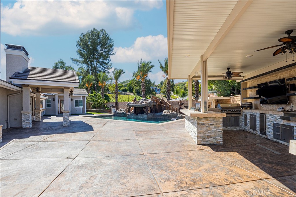 20149 Stanford Court Property Photo 2