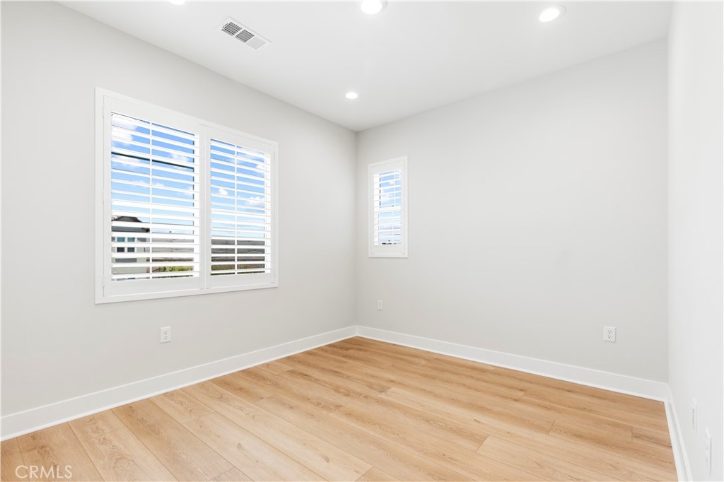 581 Patten Property Photo 16