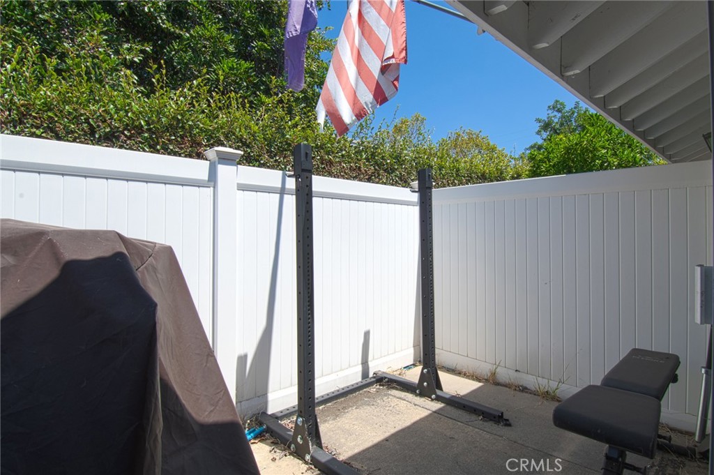 1042 Walnut Street D Property Photo 3
