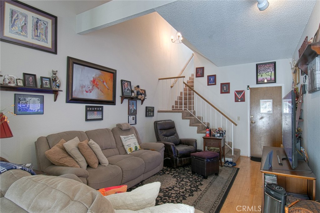 1042 Walnut Street D Property Photo 5
