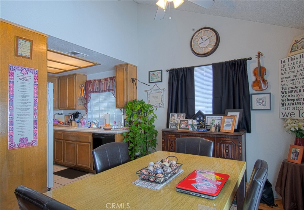 1042 Walnut Street D Property Photo 11