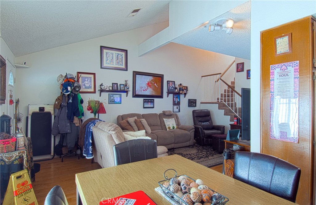1042 Walnut Street D Property Photo 13