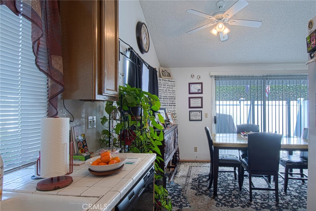 1042 Walnut Street D Property Photo 15