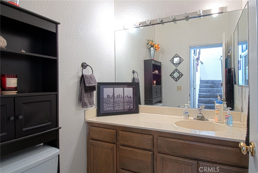 1042 Walnut Street D Property Photo 23