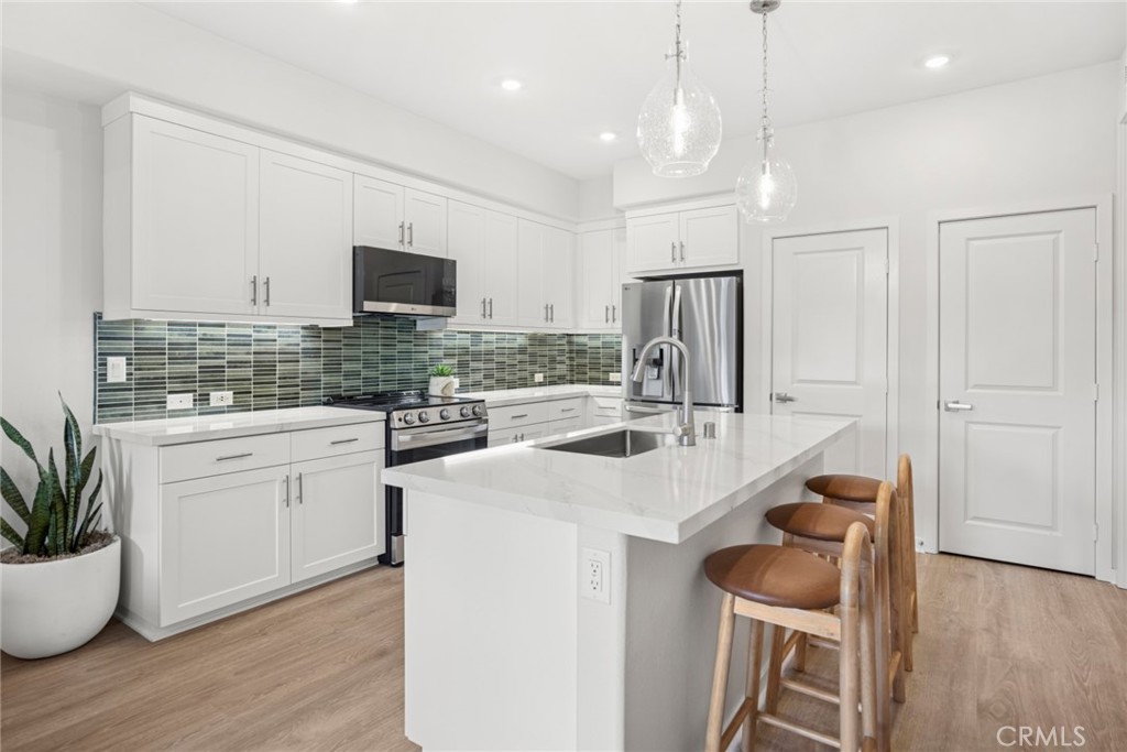 555 Gregory Way Property Photo 1