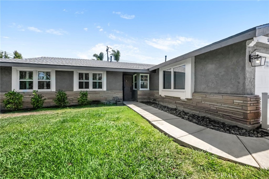 5972 Meadowlark Drive Property Photo 2