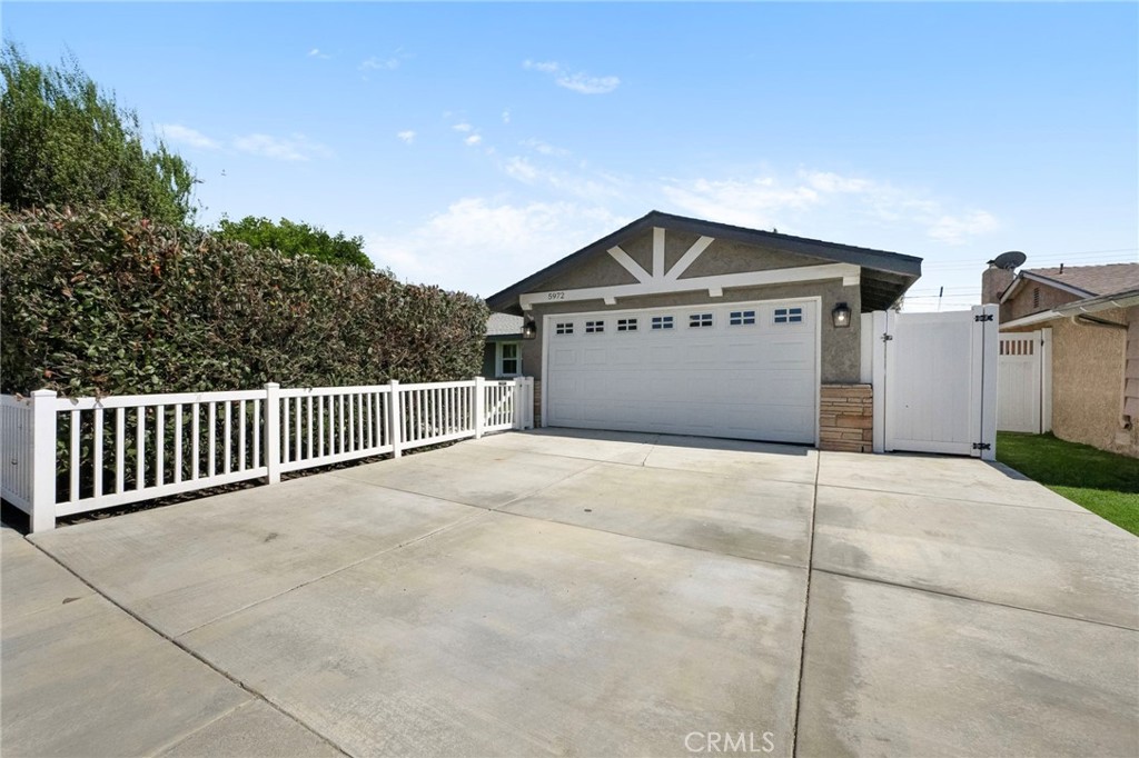 5972 Meadowlark Drive Property Photo 3