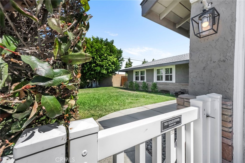 5972 Meadowlark Drive Property Photo 4