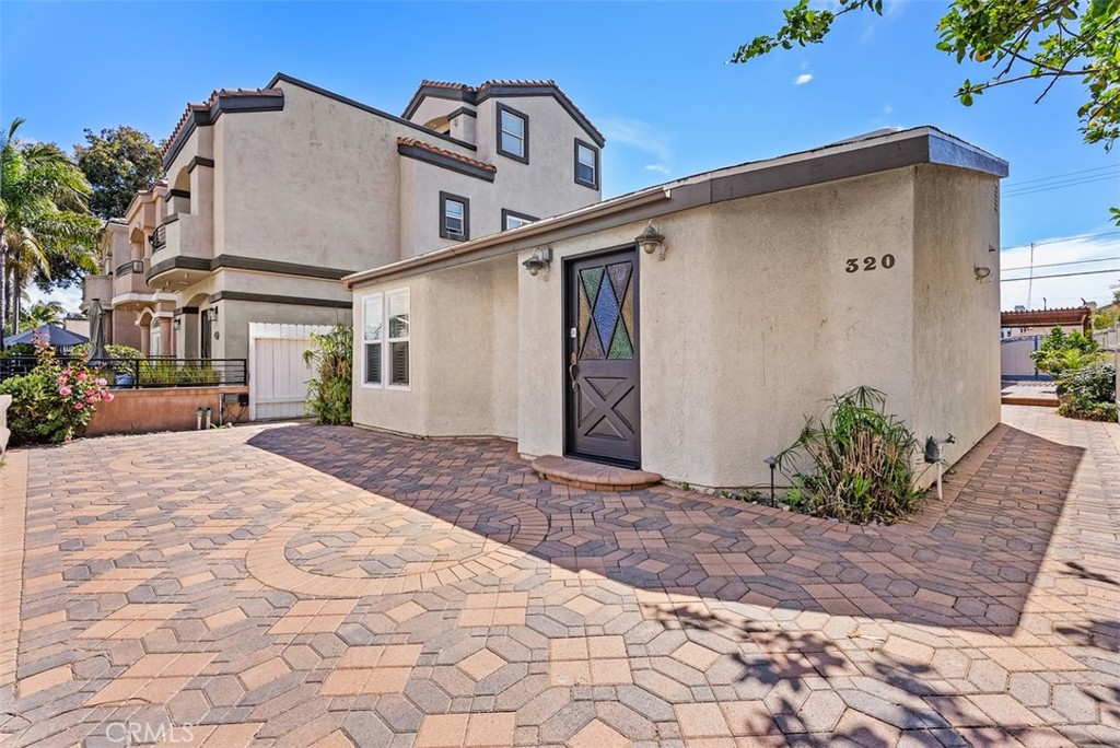 320 7th Property Photo 1