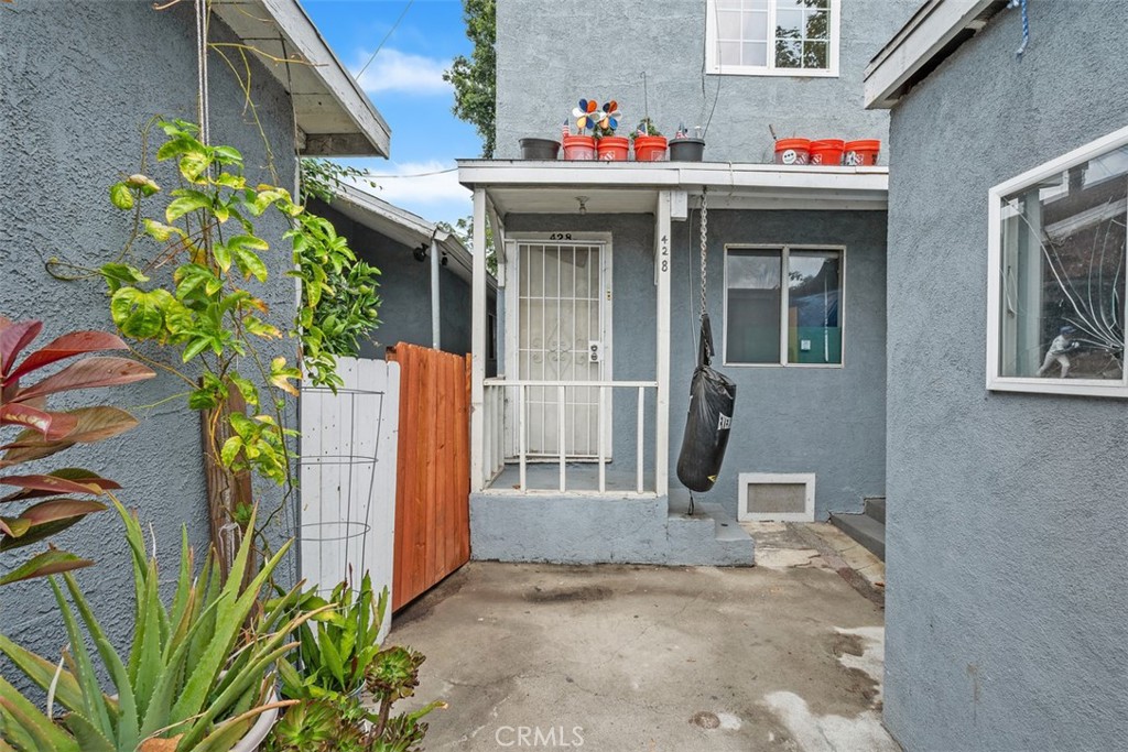 426 N Virgil Avenue Property Photo 6