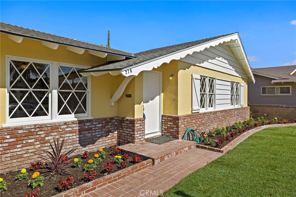 278 N Citrus Property Photo 5
