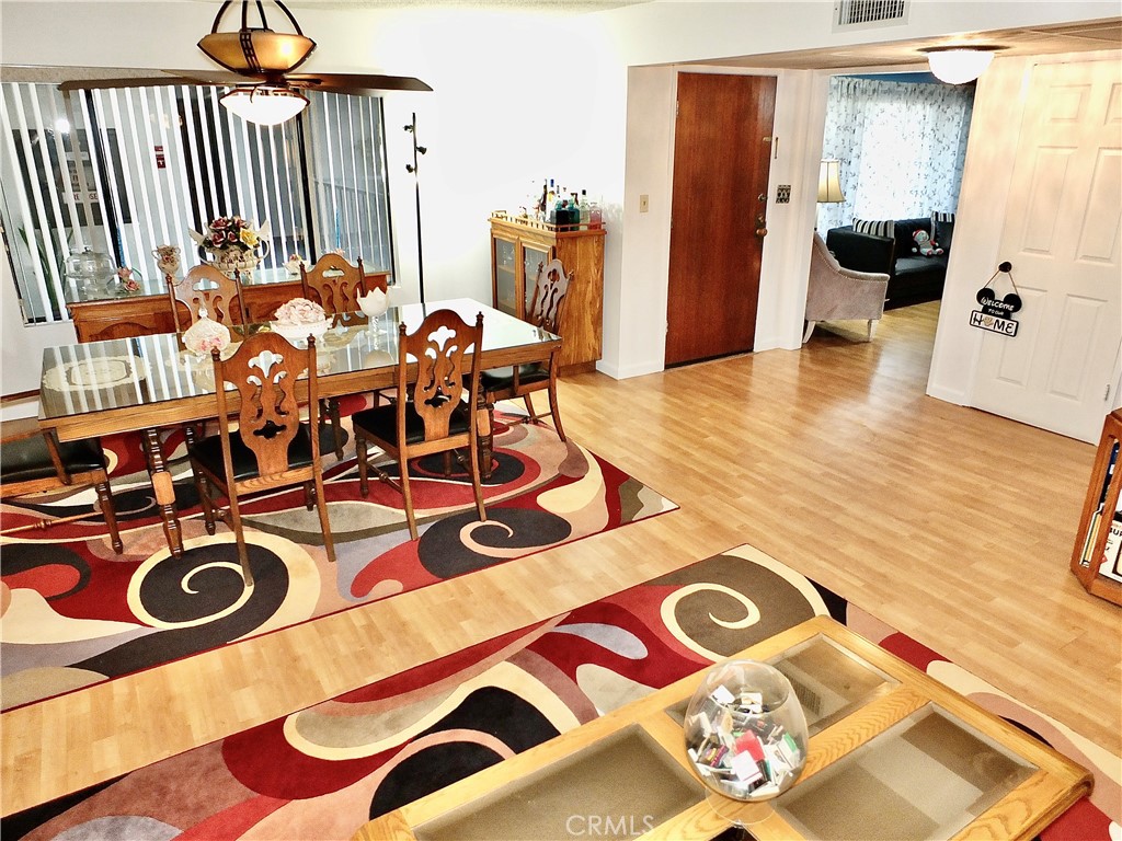 10420 Downey 203 Property Photo 6