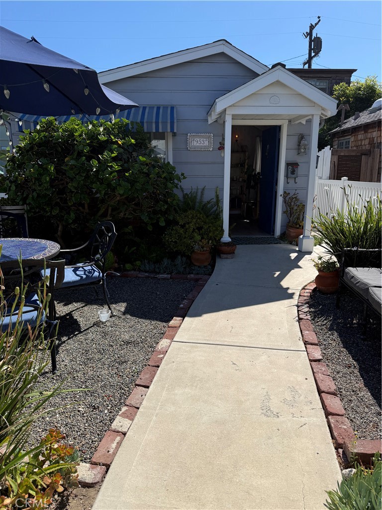 953 Glenneyre Property Photo 2