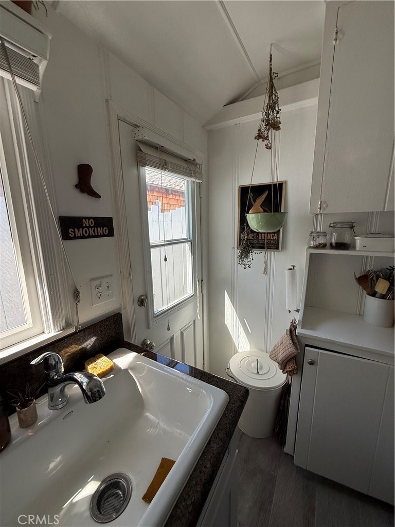 953 Glenneyre Property Photo 9