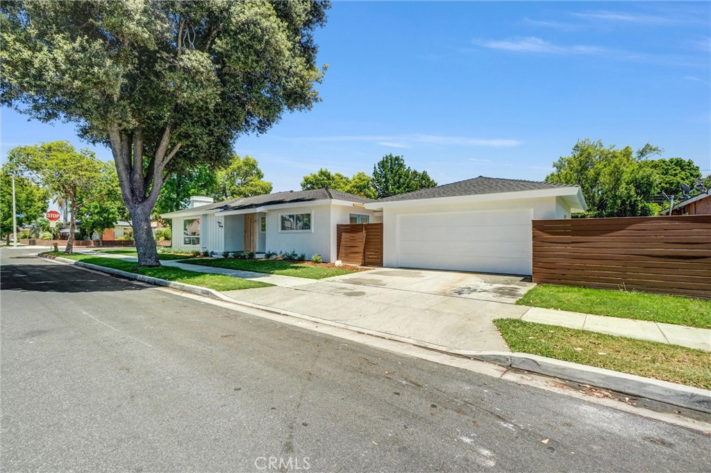 3090 Eucalyptus Avenue Property Photo 29