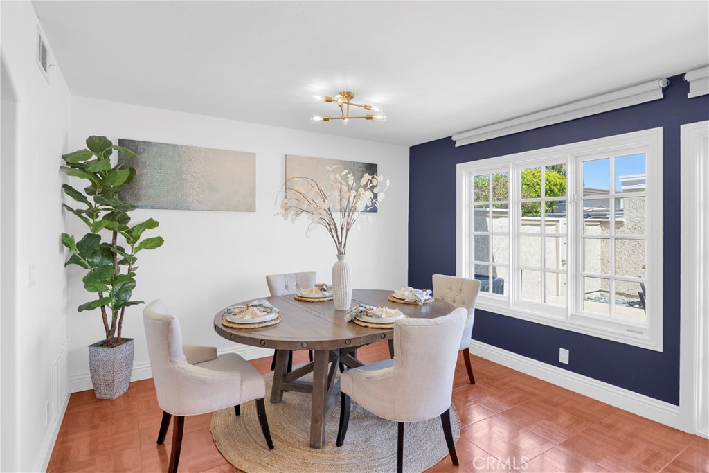 5191 Victoria Property Photo 10