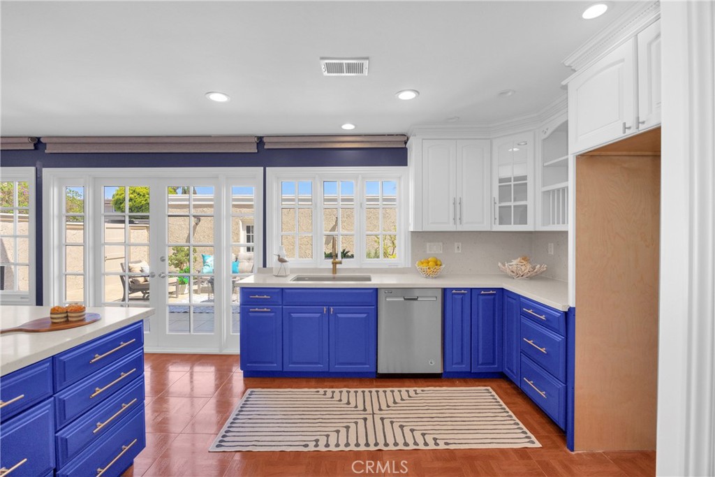 5191 Victoria Property Photo 15