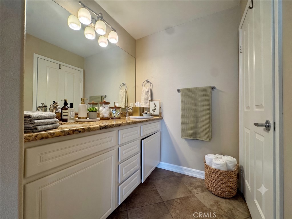 1003 Solvay Aisle Property Photo 9