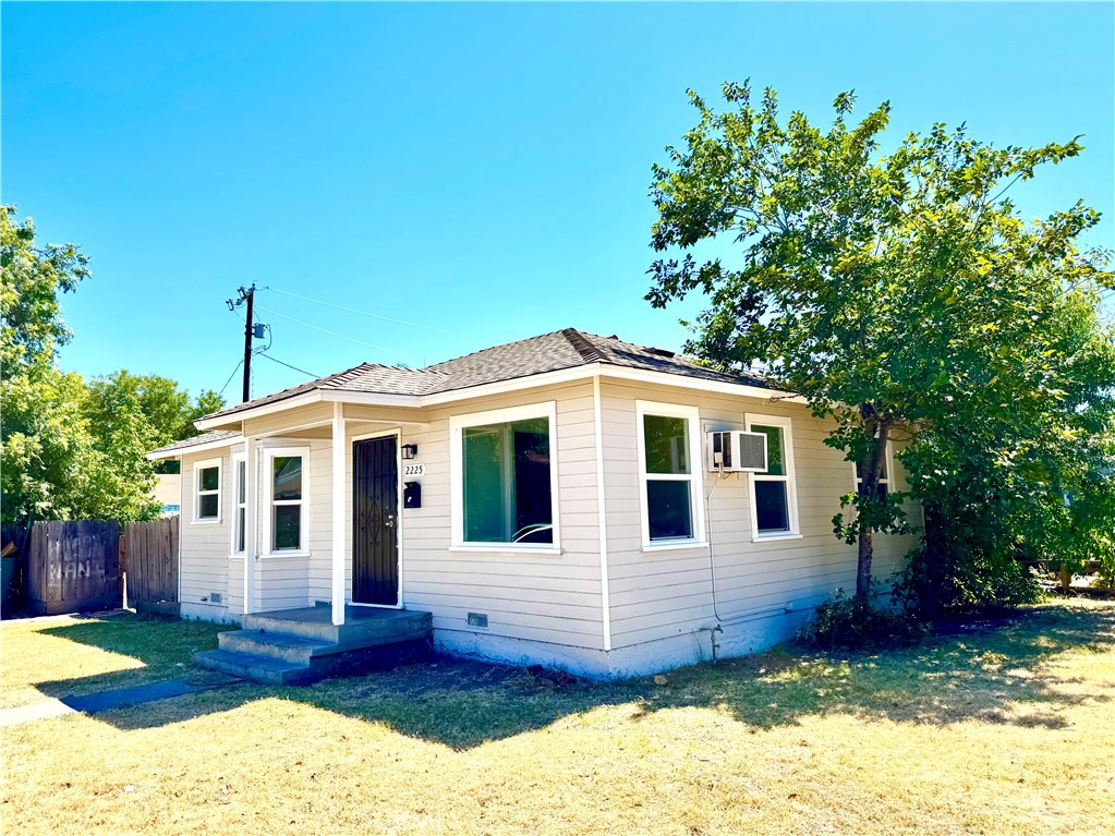 2225 N Sutter Property Photo 1