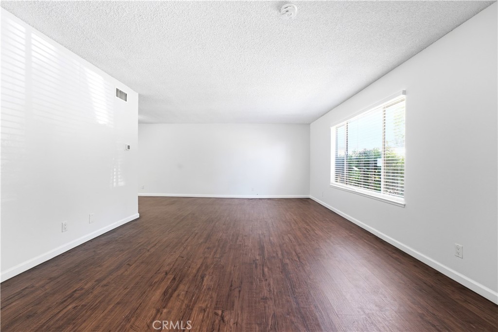 26126 Friendly Valley Parkway Property Photo 5