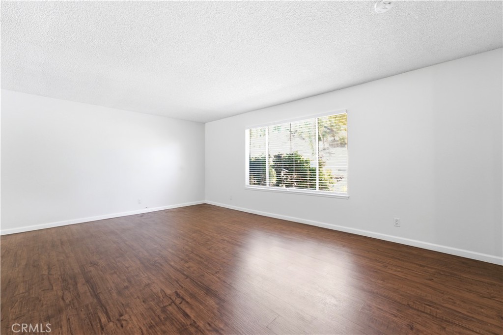 26126 Friendly Valley Parkway Property Photo 6