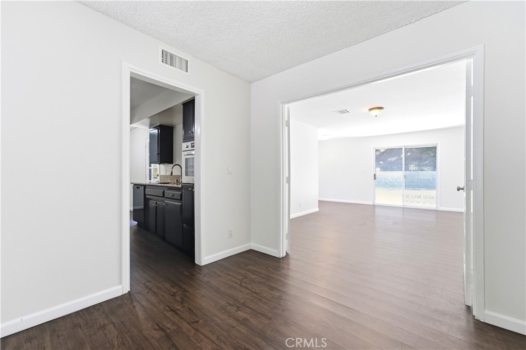 26126 Friendly Valley Parkway Property Photo 7