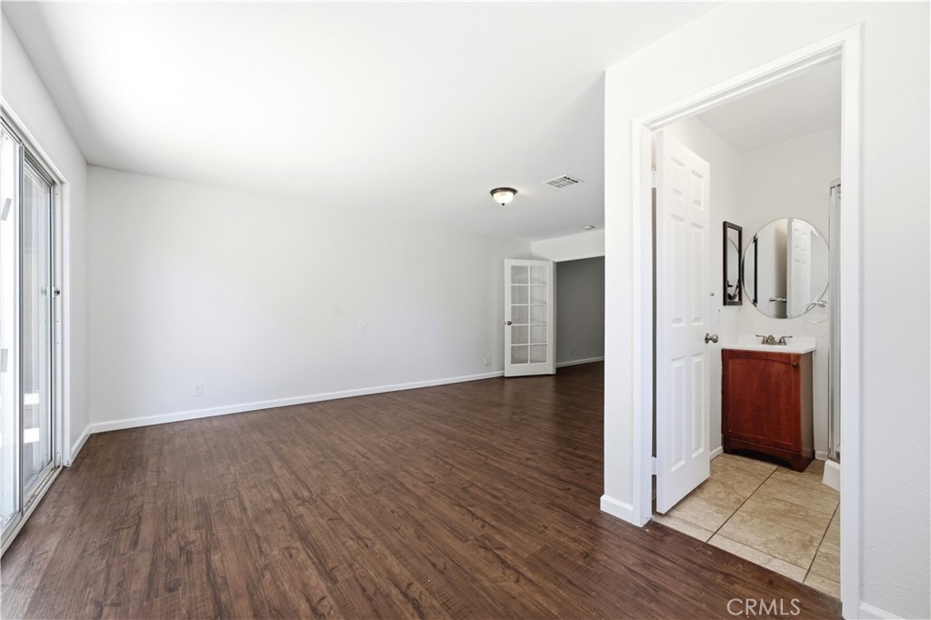 26126 Friendly Valley Parkway Property Photo 9