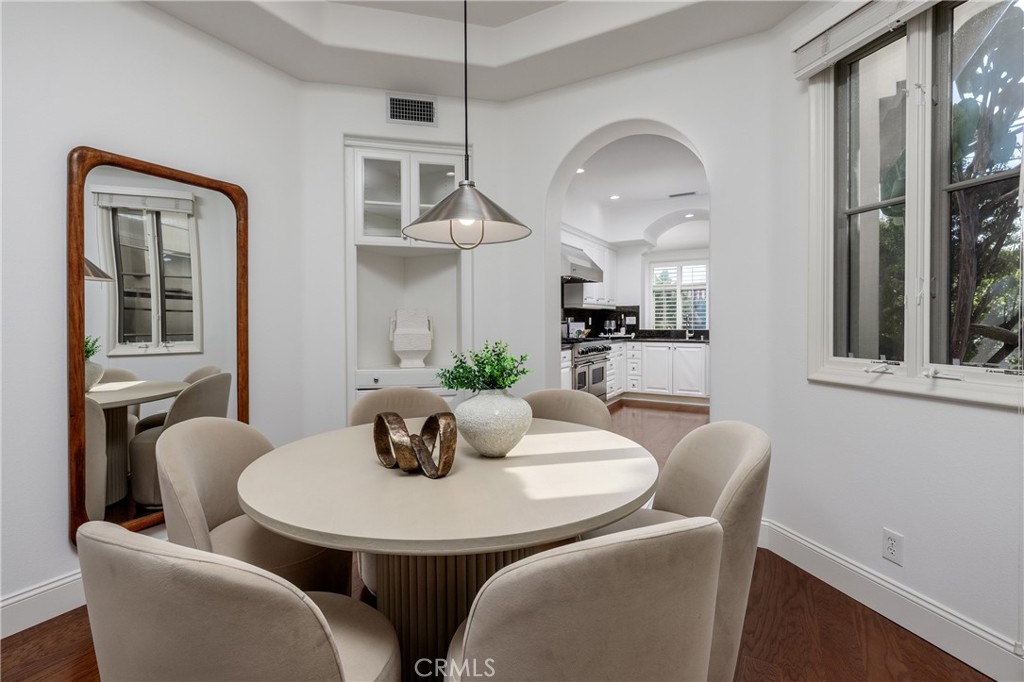 110 Sidney Bay Property Photo 13