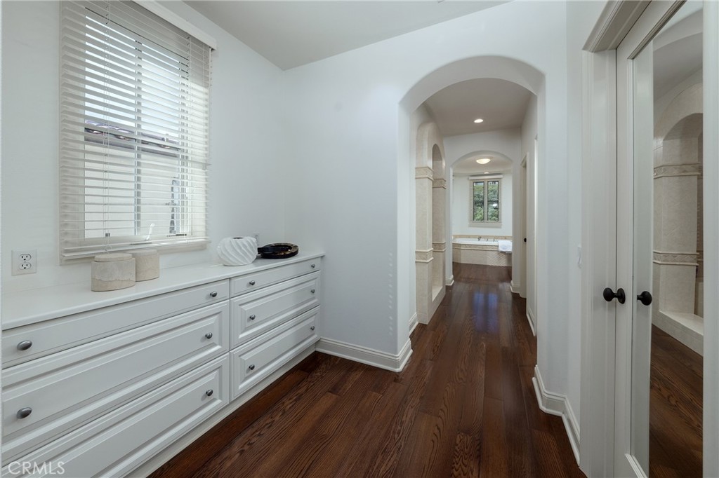 110 Sidney Bay Property Photo 15