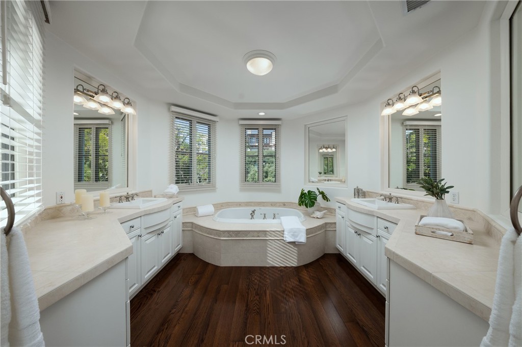 110 Sidney Bay Property Photo 16
