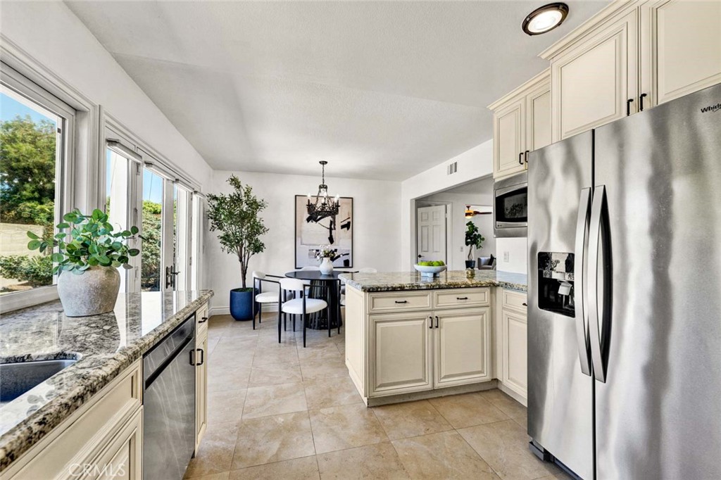 20652 Kelvin Property Photo 19