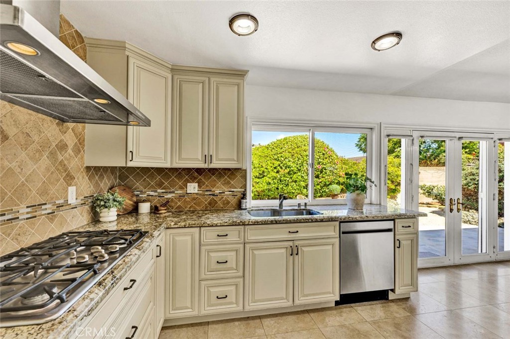 20652 Kelvin Property Photo 22