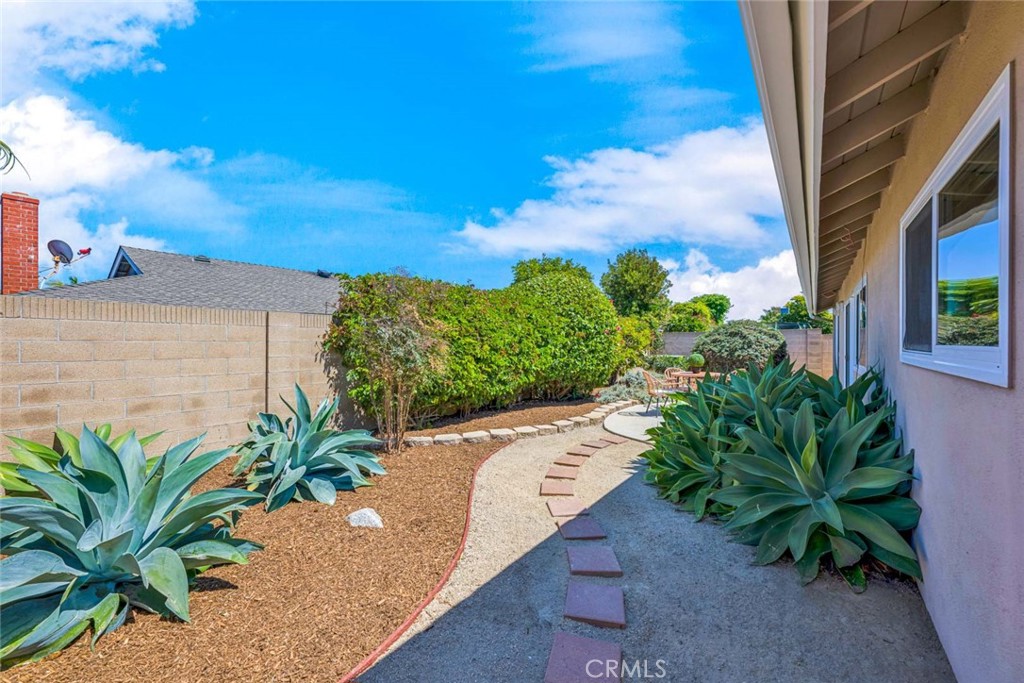 20652 Kelvin Property Photo 38