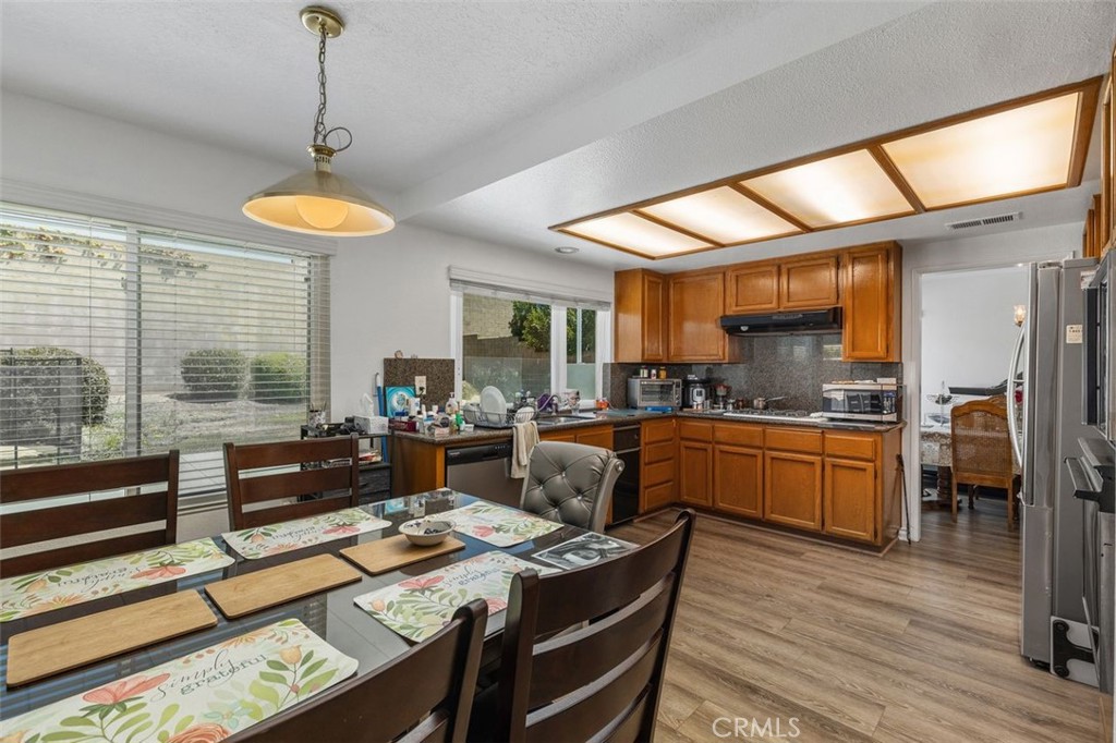 1307 Rockdale Property Photo 8