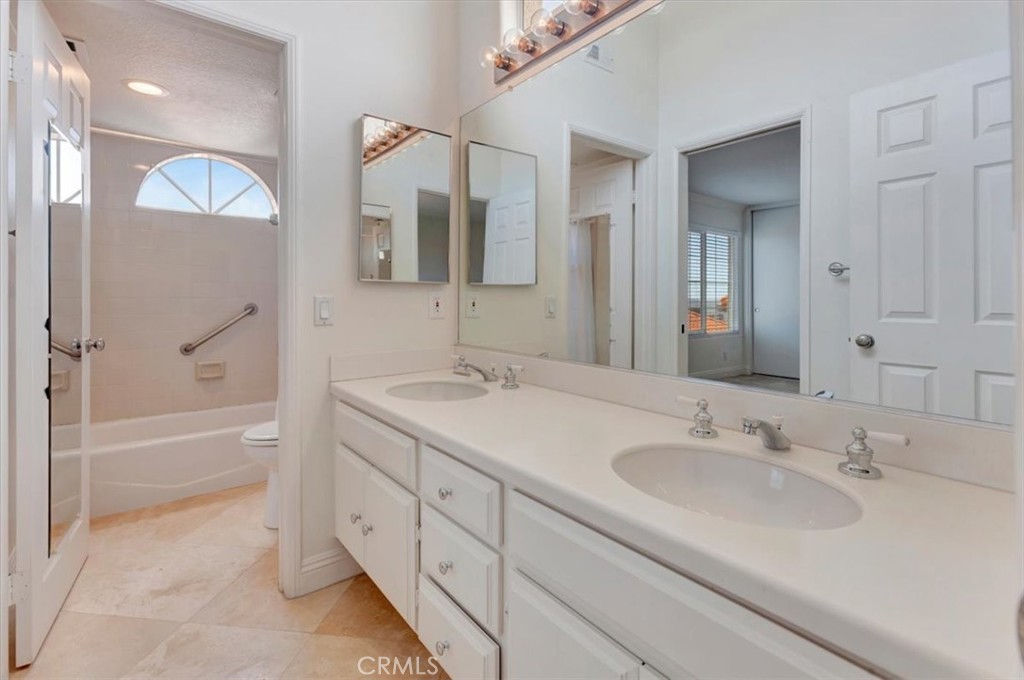 40 Marseille Property Photo 30