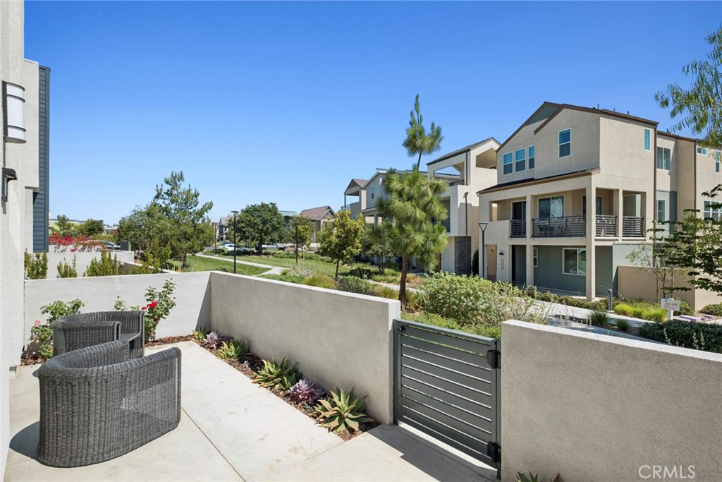 327 Baluster Property Photo 42