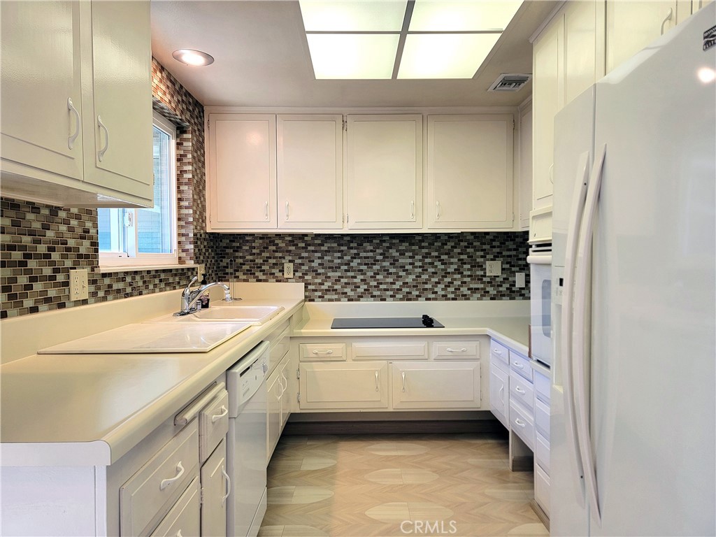 179 Avenida Majorca C Property Photo 7