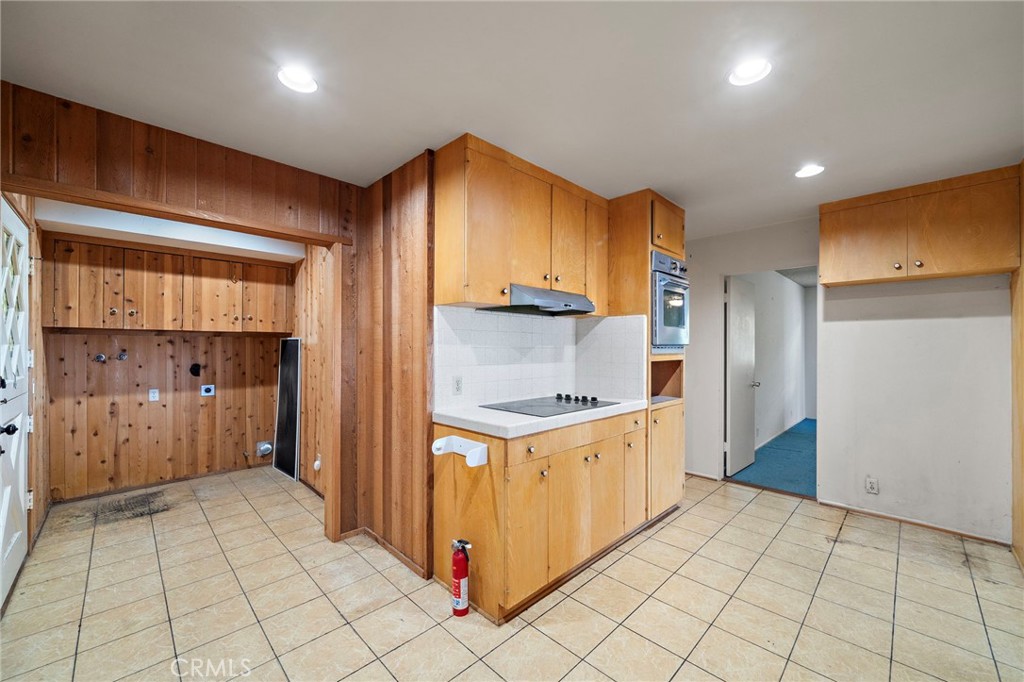 459 Hilledge Drive Property Photo 16