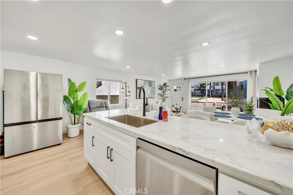 920 W Balboa Property Photo 6