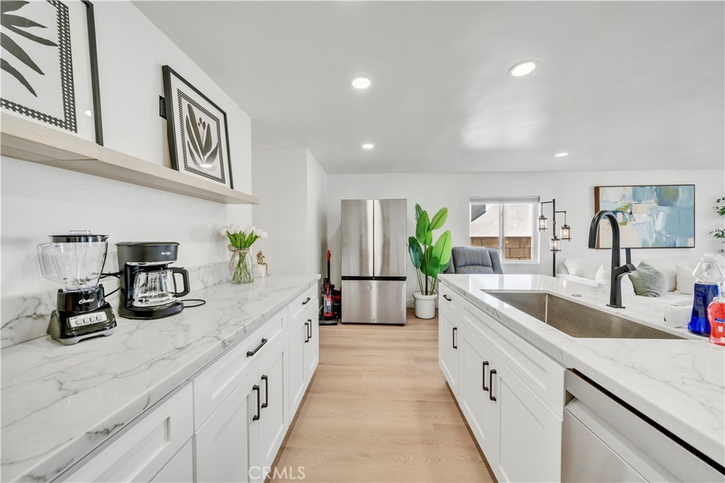 920 W Balboa Property Photo 7
