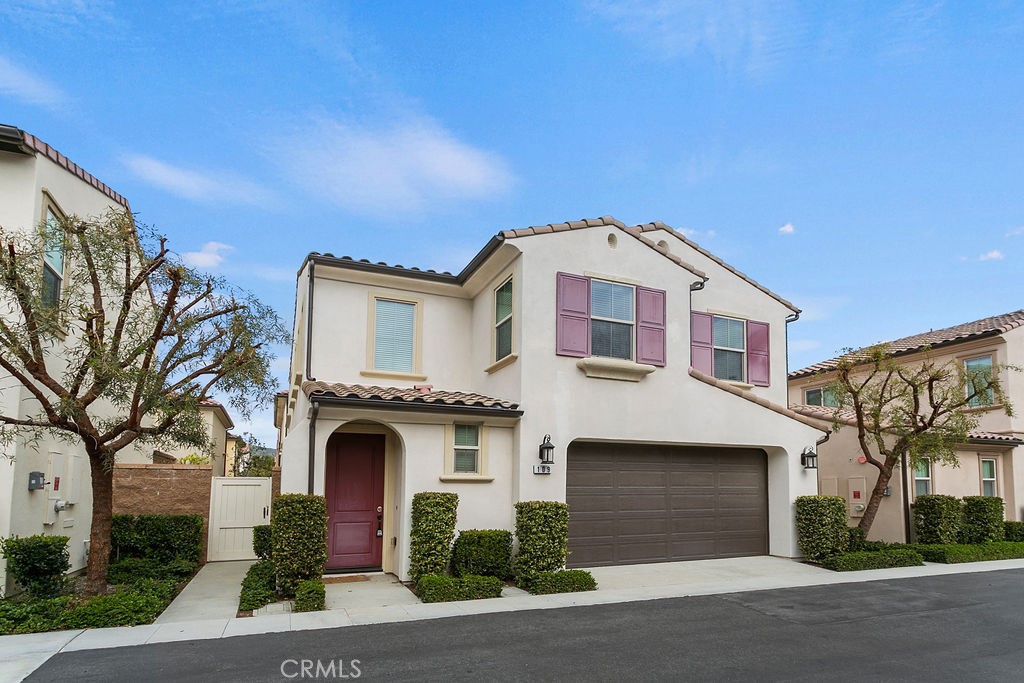 109 Bright Poppy Property Photo 1