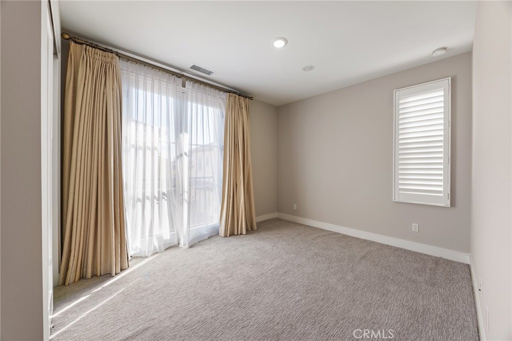 149 Winnett Property Photo 23