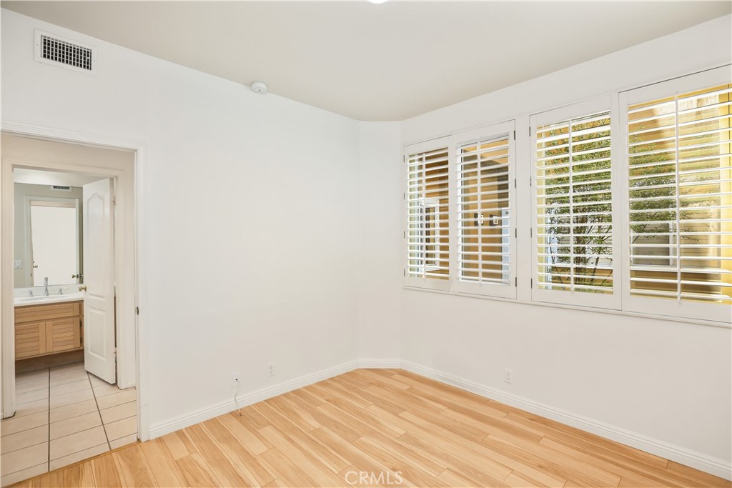 37 Auburn Aisle Property Photo 17