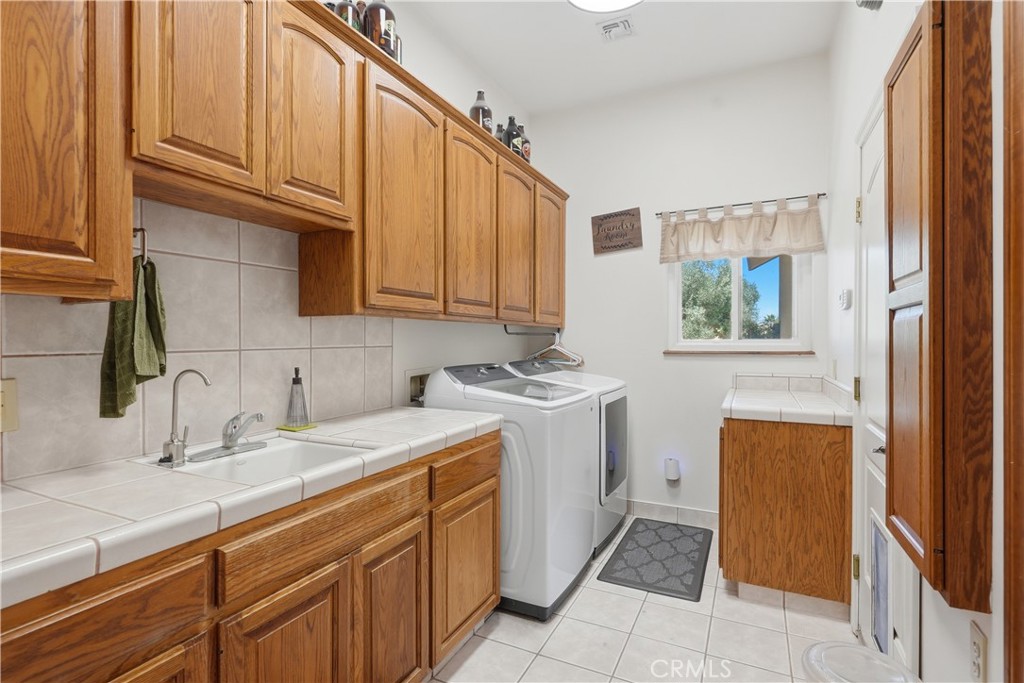 9701 S Granite Property Photo 13