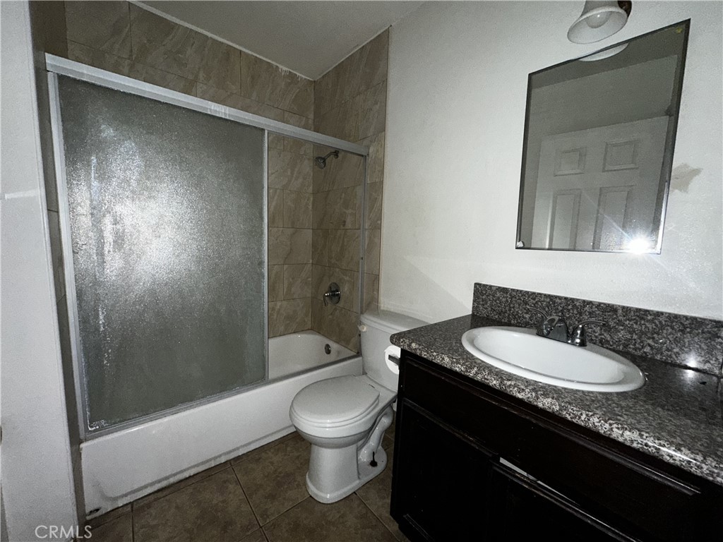 120 E Pine J Property Photo 5