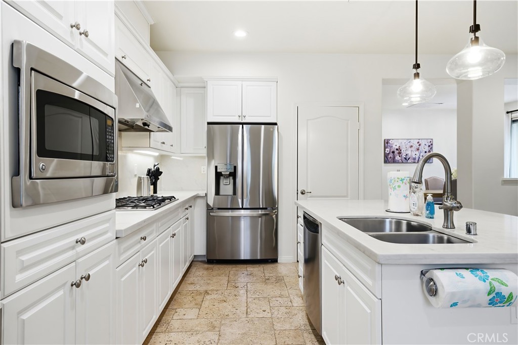 37 Roycroft Property Photo 12