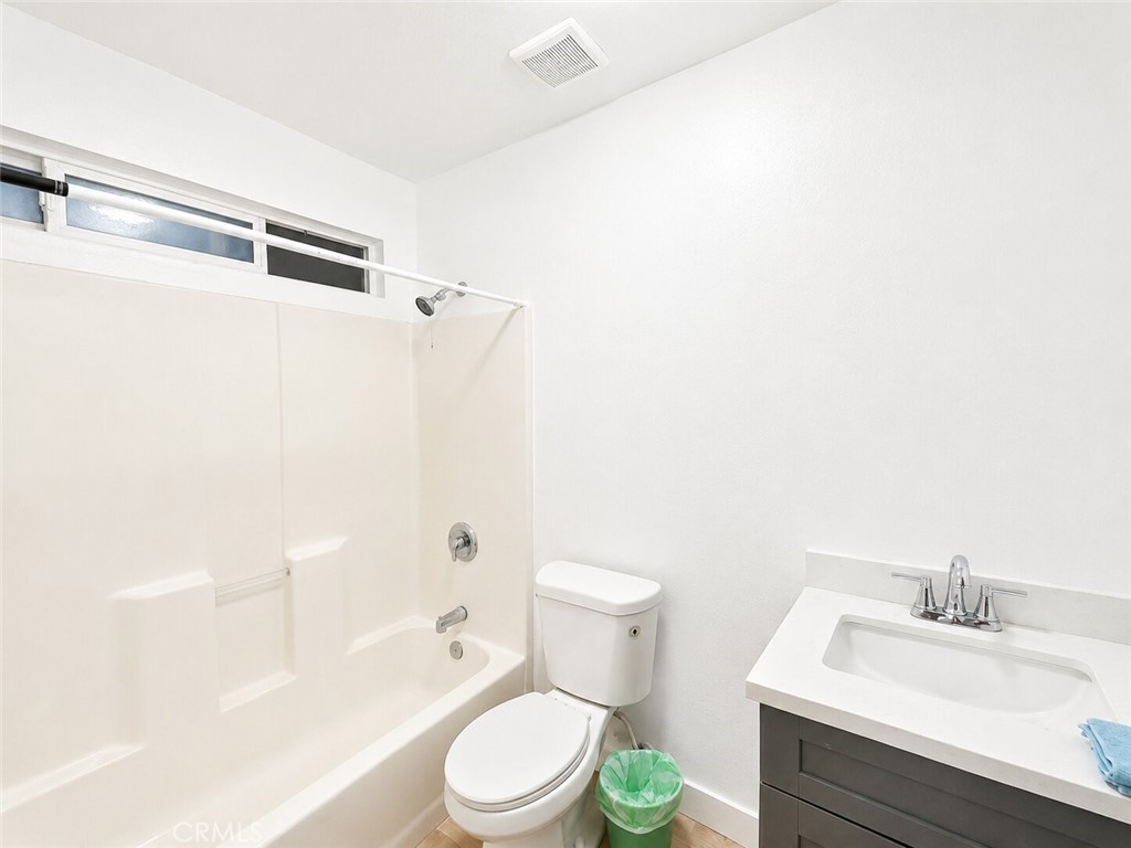 210 S Raitt Property Photo 9
