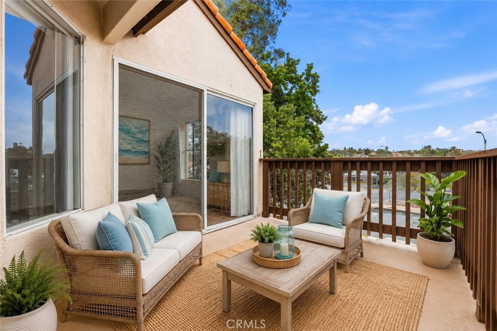 25274 Via Lido Property Photo 3