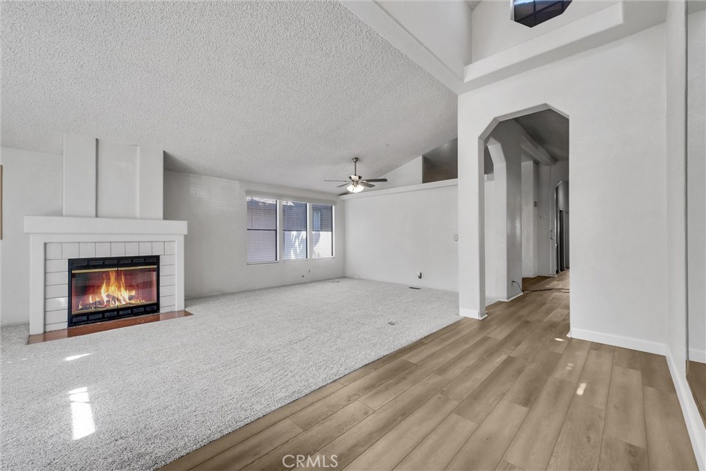 140 W Pioneer Property Photo 3