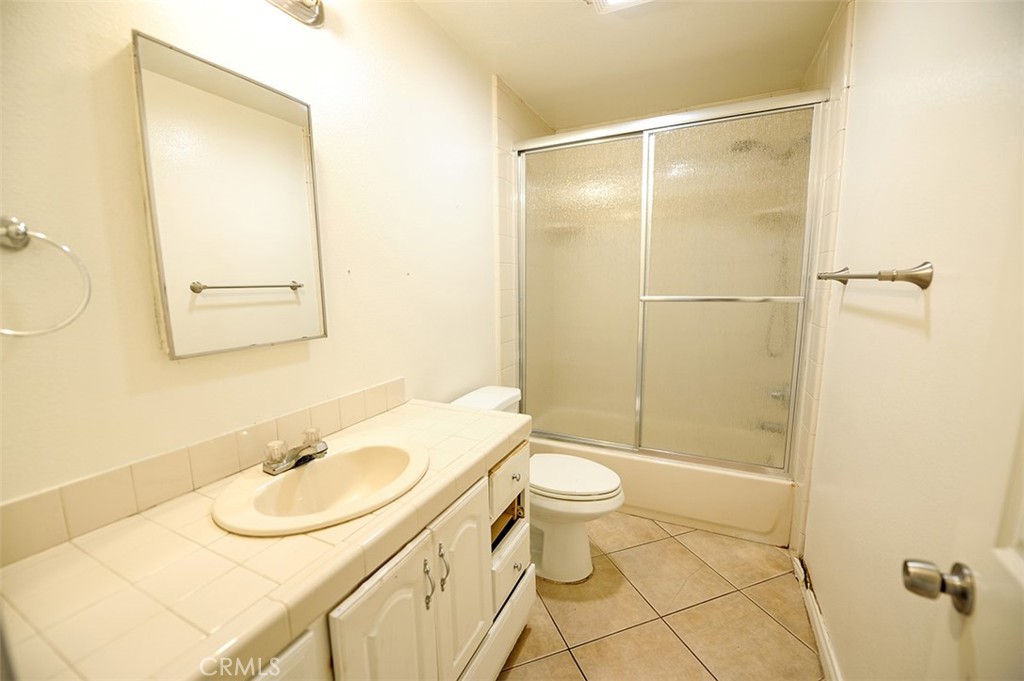 23526 Los Adornos Property Photo 4